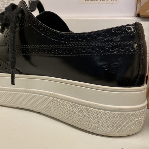Prada sz 36 patent leather oxfords - Picture 4 of 7